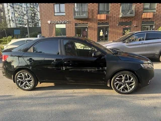 2011 Kia Cerato 6-speed II, чёрный, 500000 рублей, вид 4