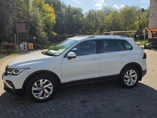 2021 Volkswagen Tiguan II Рестайлинг, белый, 3500000 рублей, вид 4