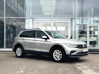 2021 Volkswagen Tiguan II Рестайлинг, серебристый, 3100000 рублей, вид 1