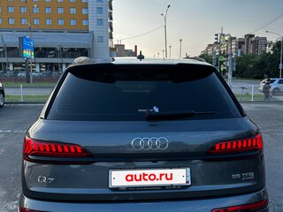 2022 Audi Q7 55 TFSI II (4M) Рестайлинг, серый, 9000000 рублей, вид 3