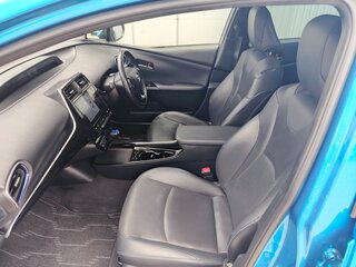 2019 Toyota Prius IV Рестайлинг (XW50), синий, 1799999 рублей, вид 3