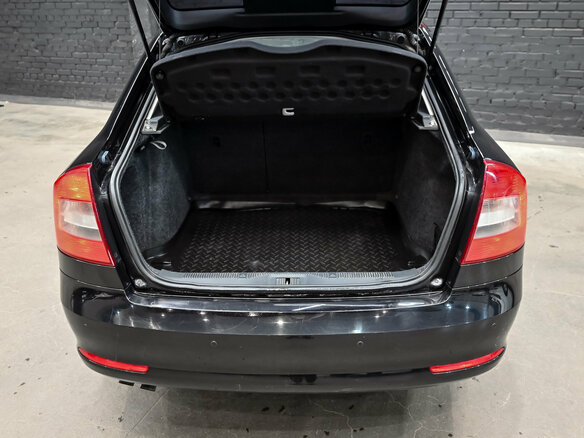 2012 Skoda Octavia DSG7 II (A5) Рестайлинг, чёрный - вид 6