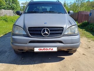1998 Mercedes-Benz M-Класс 320 I (W163), чёрный, 450000 рублей, вид 2