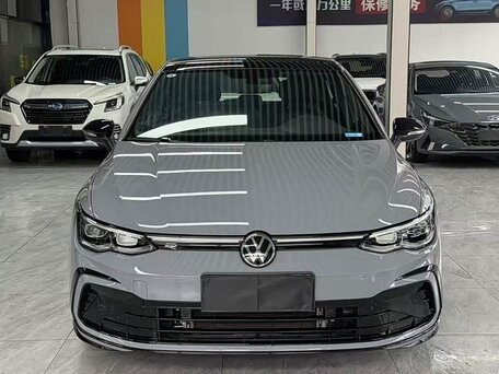 2022 Volkswagen Golf VIII, серый, 1910000 рублей, вид 3