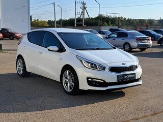 2016 Kia Ceed II Рестайлинг, белый, 855000 рублей, вид 3