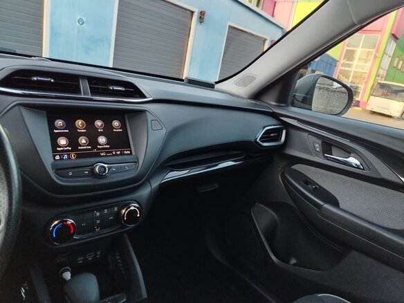 2021 Chevrolet TrailBlazer III, чёрный, 1750000 рублей - вид 12