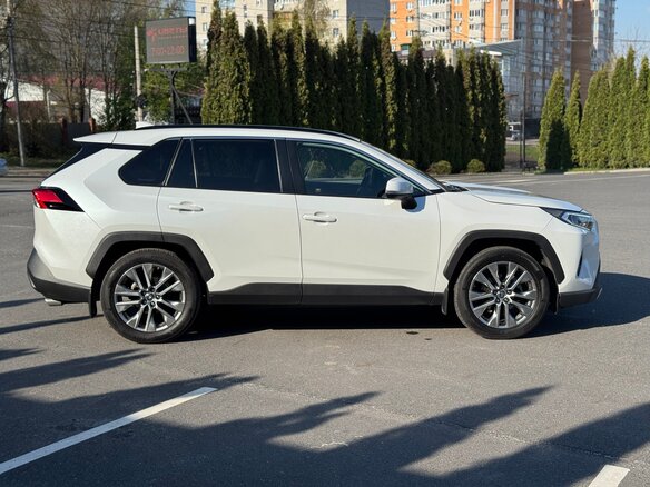 2022 Toyota RAV4 V (XA50), белый, 2790000 рублей - вид 7