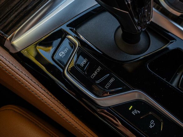 2020 BMW 5 серии 530i xDrive VII (G30/G31/G38) Рестайлинг, серый - вид 23
