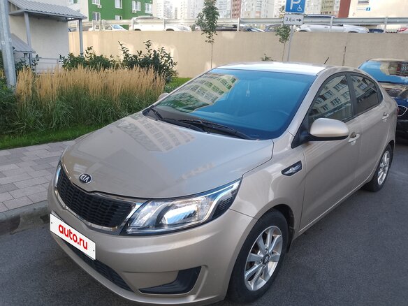2014 Kia Rio III, бежевый, 850000 рублей - вид 2