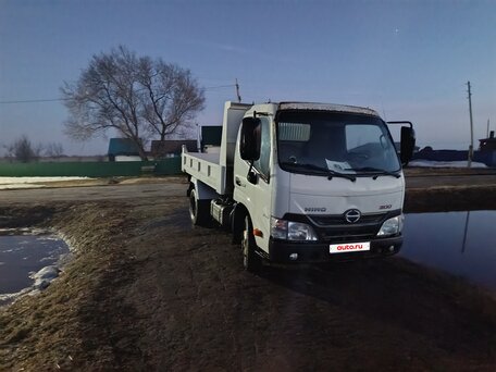 2014 Toyota Dyna, белый, 3000000 рублей, вид 2