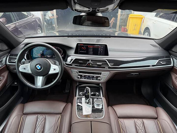 2021 BMW 7 серии 730i VI (G11/G12) Рестайлинг, чёрный, 5749548 рублей - вид 5