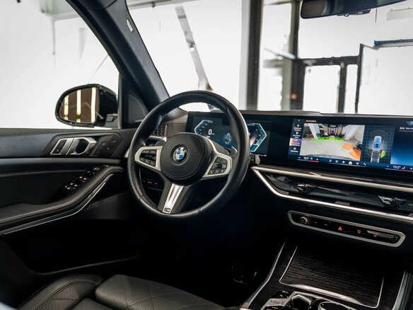 2025 BMW X5 40i IV (G05/G18) Рестайлинг, серый - вид 13