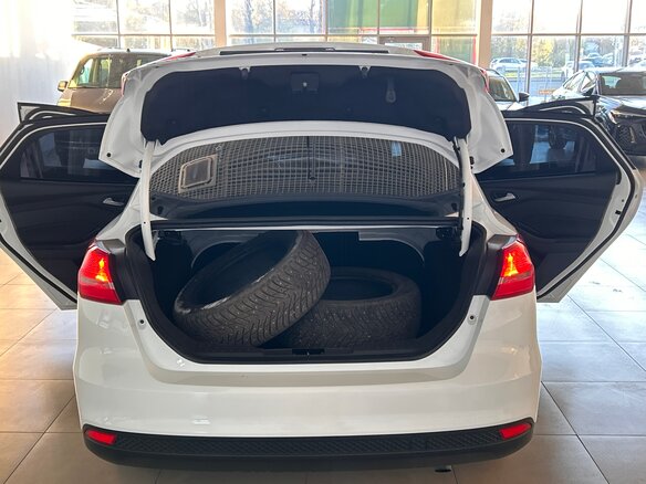 2017 Ford Focus III Рестайлинг, белый, 1249000 рублей - вид 24
