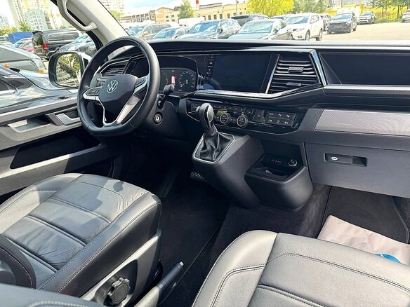 2023 Volkswagen Multivan T6 Рестайлинг, серый, 8500000 рублей - вид 11