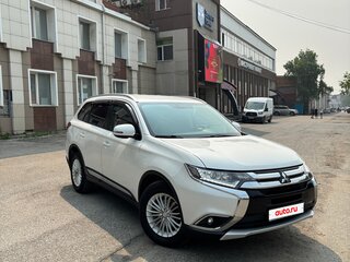 2015 Mitsubishi Outlander III Рестайлинг 2, белый, 1850000 рублей, вид 2