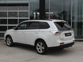 2013 Mitsubishi Outlander III, белый, 1055000 рублей, вид 2