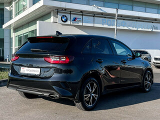 2022 Kia Ceed III Рестайлинг, чёрный, 1609000 рублей, вид 5