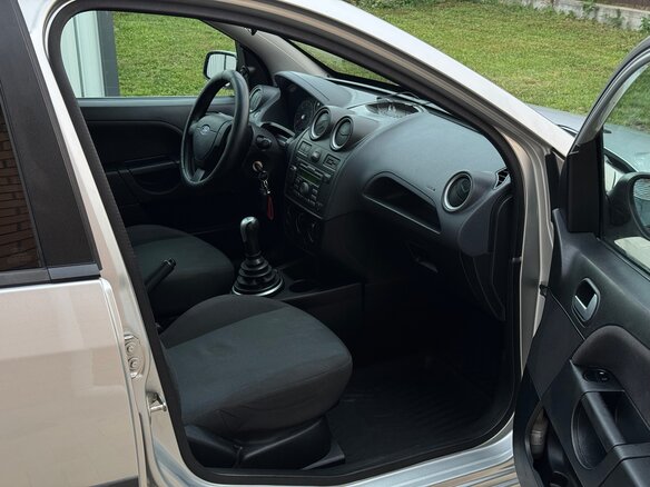 2007 Ford Fiesta Mk5, серебристый, 380000 рублей - вид 7