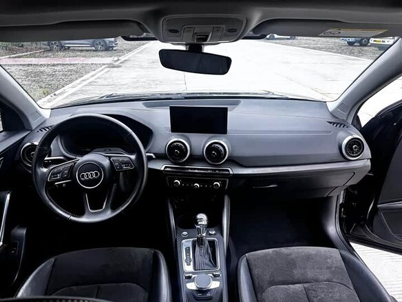 2022 Audi Q2 L e-tron I Рестайлинг, чёрный, 1890009 рублей - вид 9