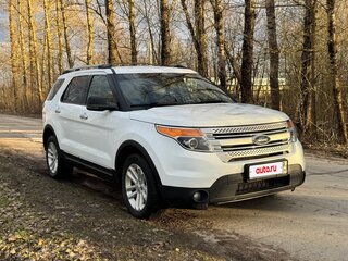 2013 Ford Explorer V, белый, 1550000 рублей, вид 1
