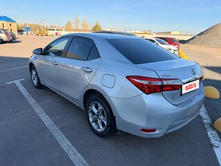 2013 Toyota Corolla XI (E160, E170, E180), серебристый, 1200000 рублей, вид 4
