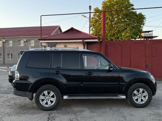 2007 Mitsubishi Pajero IV, чёрный, 1300000 рублей, вид 3