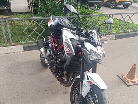 2022 Kawasaki Z 900, белый, 1000000 рублей, вид 4