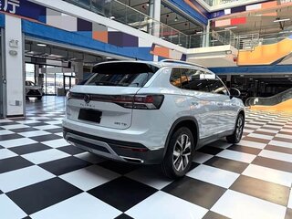 2023 Volkswagen Tayron I Рестайлинг, белый, 1950000 рублей, вид 4