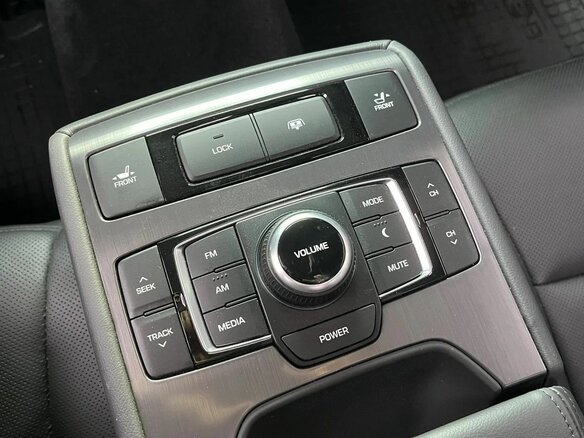 2015 Hyundai Genesis II, чёрный, 1960000 рублей - вид 19
