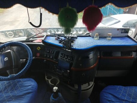 2008 Volvo VNL, белый, 4000000 рублей, вид 2