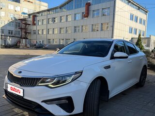 2019 Kia Optima IV Рестайлинг, белый, 600000 рублей, вид 3