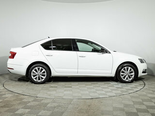 2017 Skoda Octavia III (A7) Рестайлинг, белый, 1749700 рублей, вид 4