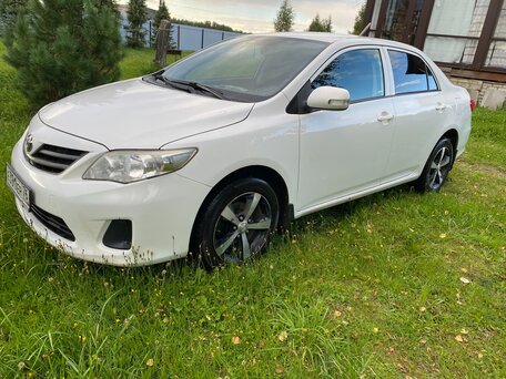 2013 Toyota Corolla X (E140, E150) Рестайлинг, белый, 1200000 рублей, вид 2