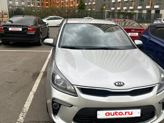 2019 Kia Rio IV, серый, 1400000 рублей, вид 2