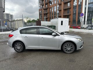 2012 Chevrolet Cruze I Рестайлинг, серебристый, 560000 рублей, вид 3