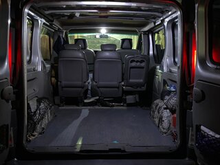 2008 Renault Trafic II Рестайлинг, серебристый, 1200000 рублей, вид 4