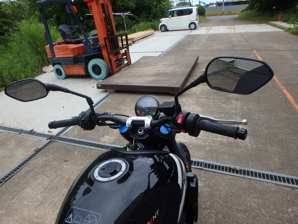 2026 Triumph Trident 660, чёрный, 1050000 рублей - вид 16