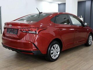 2021 Hyundai Solaris II Рестайлинг, красный, 1630000 рублей, вид 3
