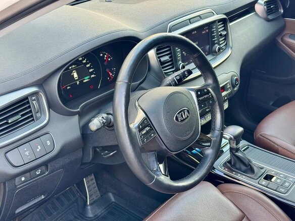 2019 Kia Sorento III Prime Рестайлинг, белый, 3500000 рублей - вид 10