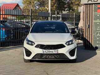 2021 Kia Ceed III Рестайлинг, белый, 2170000 рублей, вид 2