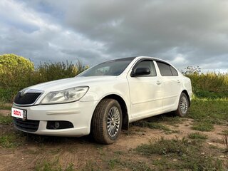 2012 Skoda Octavia II (A5) Рестайлинг, белый, 600000 рублей, вид 1