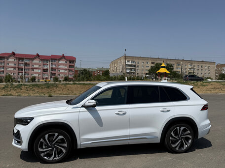 2024 Geely Monjaro (Xingyue L) I, белый, 3400000 рублей, вид 3