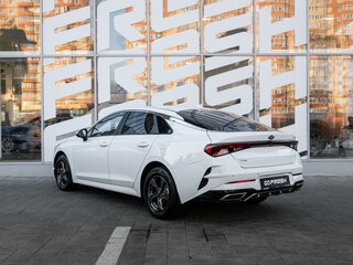 2021 Kia K5 III, белый, 2205000 рублей, вид 2