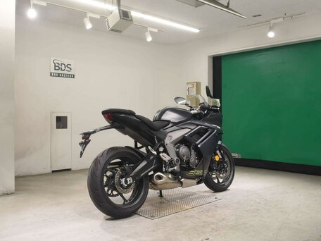 2024 Triumph Daytona 660, чёрный, 999000 рублей, вид 5