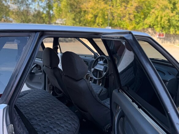 2002 Lada (ВАЗ) 21093i, серебристый, 140000 рублей - вид 6
