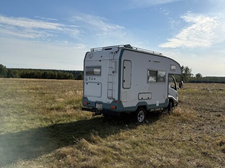 2002 Toyota Dyna, белый, 8500000 рублей, вид 4