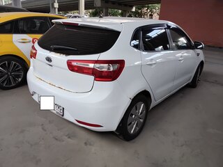 2012 Kia Rio 5-speed III, белый, 400000 рублей, вид 4