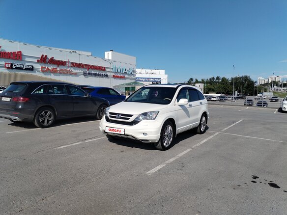 2011 Honda CR-V III Рестайлинг, белый, 2000000 рублей - вид 1