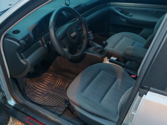 1997 Audi A4 I (B5), серебристый - вид 4