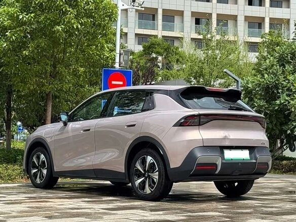 2026 Changan Qiyuan Q05 51.9 kWh II, бежевый - вид 5